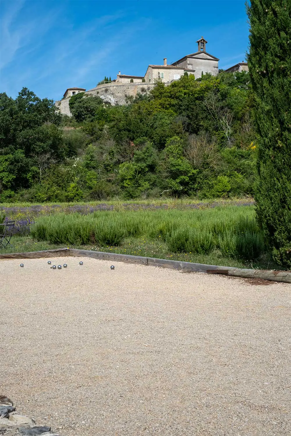 Family home with pétanque for rent in Lussan, Uzes, Avignon